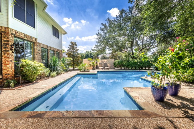 Why Dallas Cool Pools Is the Most Trusted Pool Builder in DFW